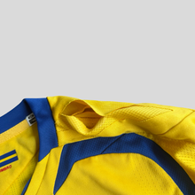 Load image into Gallery viewer, 2008 Sweden home - L
