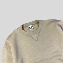 Load image into Gallery viewer, 90s Russell athletic blank sweatshirt - M
