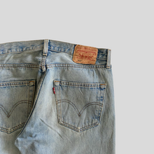 Load image into Gallery viewer, 00s Levi&#39;s 501 denim - 30/30
