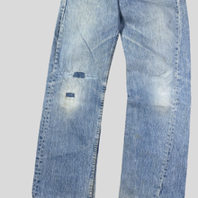 Load image into Gallery viewer, 00s Levi’s 501 denim - 25/28
