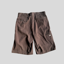 Load image into Gallery viewer, 00s Dickies shorts - 34
