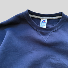Load image into Gallery viewer, 00s Russell athletic blank sweatshirt - XXL
