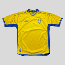 Load image into Gallery viewer, 2004 Sweden home - M
