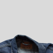 Load image into Gallery viewer, 00s Levi's Jean jacket - M
