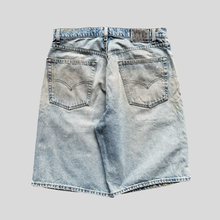 Load image into Gallery viewer, 90s Levi's silver tab shorts - 32
