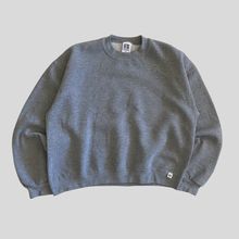 Load image into Gallery viewer, 00s Russell athletic blank sweatshirt - XS
