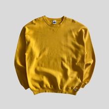 Load image into Gallery viewer, 00s Russell athletic blank sweatshirt - XL
