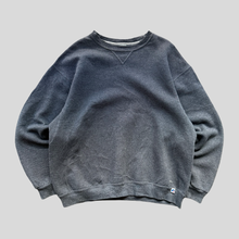 Load image into Gallery viewer, 00s Russell athletic blank sweatshirt - XL
