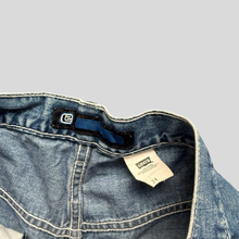 Load image into Gallery viewer, 90s Levi's silver tab carpenter shorts - 32
