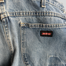 Load image into Gallery viewer, 00s Dickies carpenter shorts - 36

