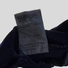 Load image into Gallery viewer, 00s Levi’s 501 denim - 36/34
