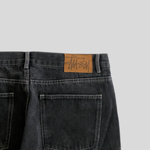 Load image into Gallery viewer, 00s Stüssy big ol shorts - 34
