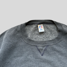 Load image into Gallery viewer, 00s Russell athletic blank sweatshirt - L
