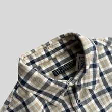 Load image into Gallery viewer, 00s Checkered shirt - M
