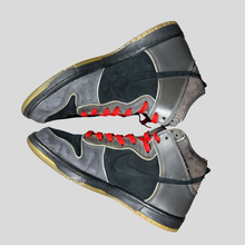 Load image into Gallery viewer, 2007 Nike SB MF doom dunks - EU44,5
