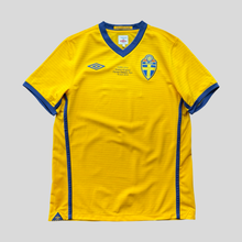 Load image into Gallery viewer, 2010 Sweden home - M
