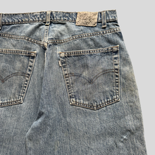 Load image into Gallery viewer, 90s Levi's silver tab shorts - 32
