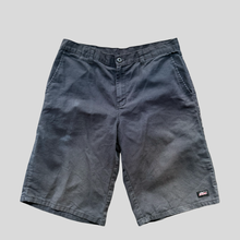 Load image into Gallery viewer, 00s Dickies carpenter shorts - 34
