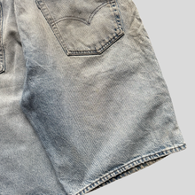 Load image into Gallery viewer, 90s Levi's silver tab shorts - 32
