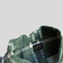 Load image into Gallery viewer, 00s Checkered shirt - S
