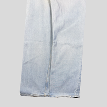 Load image into Gallery viewer, 00s Levi’s 501 denim - 32/32
