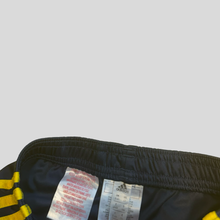 Load image into Gallery viewer, 2020 Sweden home shirt &amp; shorts - 3/4Yrs
