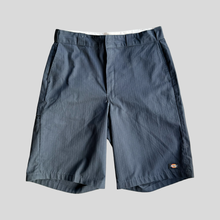 Load image into Gallery viewer, 00s Dickies shorts - 34
