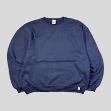 Load image into Gallery viewer, 00s Russell athletic blank sweatshirt - L
