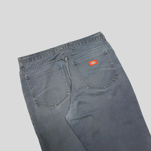 Load image into Gallery viewer, 00s Dickies pants - 31/30
