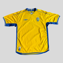 Load image into Gallery viewer, 2004 Sweden home - L
