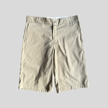 Load image into Gallery viewer, 00s Dickies shorts - 34
