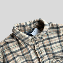 Load image into Gallery viewer, 00s Checkered shirt - L
