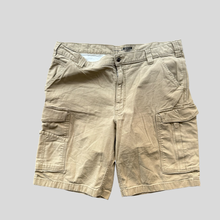 Load image into Gallery viewer, 00s Carhartt Cargo shorts - 40

