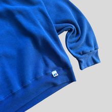 Load image into Gallery viewer, 00s Russell athletic blank sweatshirt - L
