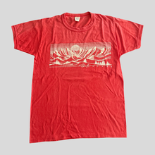 Load image into Gallery viewer, 90s Canada T-shirt - M
