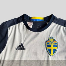Load image into Gallery viewer, 2016 Sweden away - 164cm
