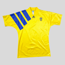 Load image into Gallery viewer, 1992 Sweden home - M
