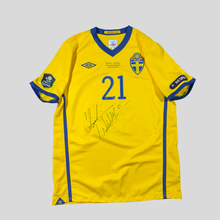 Load image into Gallery viewer, 2010-11 Sweden match-issued WILHELMSSON 21 home - M
