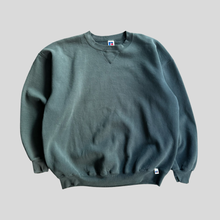 Load image into Gallery viewer, 90s Russell athletic blank sweatshirt - XL/XXL
