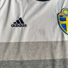 Load image into Gallery viewer, 2016 Sweden away - 164cm
