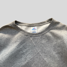 Load image into Gallery viewer, 00s Russell athletic blank sweatshirt - L
