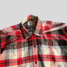 Load image into Gallery viewer, 00s Levi's checkered shirt - S
