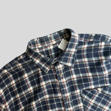 Load image into Gallery viewer, 00s Checkered shirt - L
