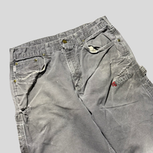 Load image into Gallery viewer, 00s Carhartt carpenter pants - 32/32
