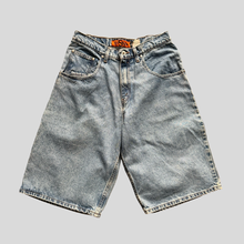 Load image into Gallery viewer, 90s Levi's silver tab shorts - 30
