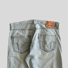 Load image into Gallery viewer, 00s Levi&#39;s 501 denim - 32/30
