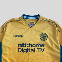 Load image into Gallery viewer, 2002-03 Celtic away Jersey - M
