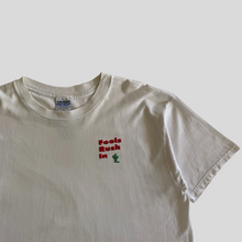 Load image into Gallery viewer, 00s Fools rush in T-shirt - L/XL
