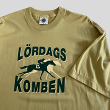 Load image into Gallery viewer, 90s Lördags komben T-shirt - XL
